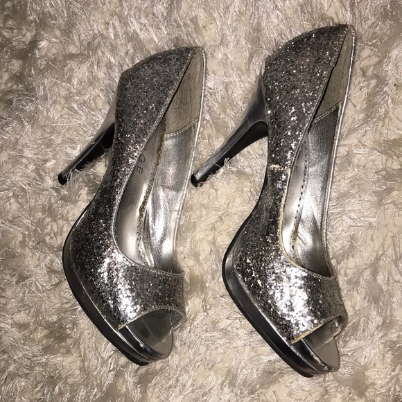 Sparkly silver peep toe pumps - Picture 4 of 7
